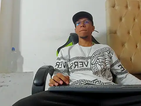 MaxVibe420 online show from 16, 10, 2025