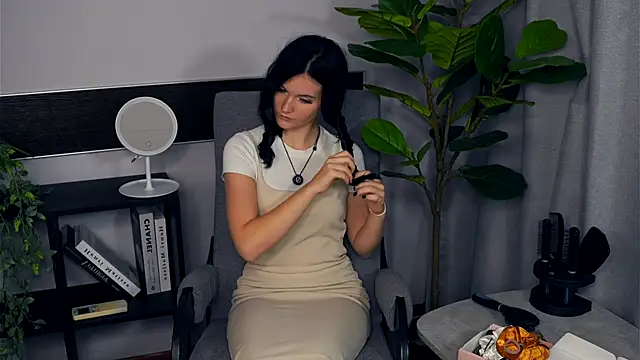 BettieBourque online show from 3, 10, 2025