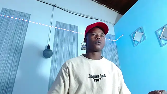 Snapshot of Dark_stallionX chatting on 31, 10, 2025 Dark stallionX online show from 31, 10, 2025