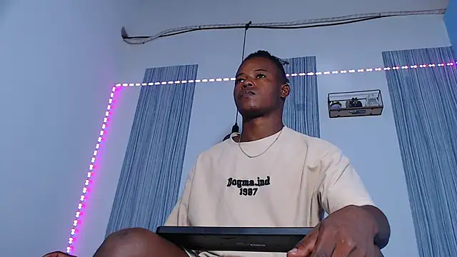 Snapshot of Dark_stallionX chatting on 17, 11, 2025 Dark stallionX online show from 17, 11, 2025