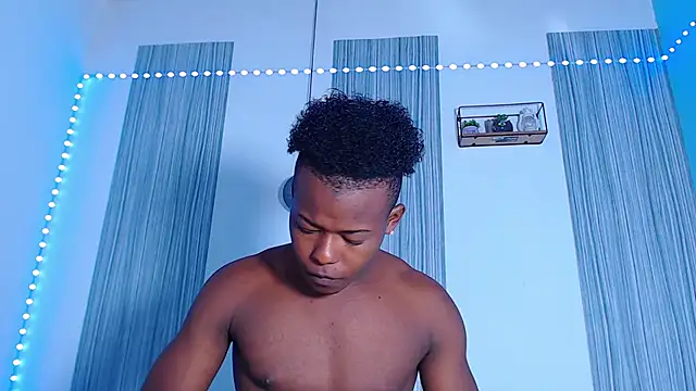 Snapshot of Dark_stallionX chatting on 30, 11, 2025 Dark stallionX online show from 30, 11, 2025