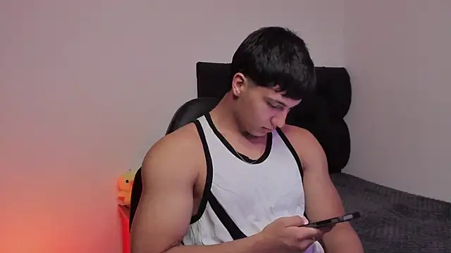 Snapshot of CHRIS_MORGAN1 chatting on 4, 10, 2025 CHRIS MORGAN1 online show from 4, 10, 2025