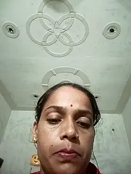 Snapshot of Mona7070 chatting on 3, 10, 2025 Mona7070 online show from 3, 10, 2025