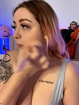 KellyMoors online show from 12, 11, 2025