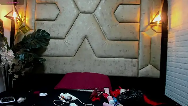 Julieta Slav3 online show from 15, 4, 2026