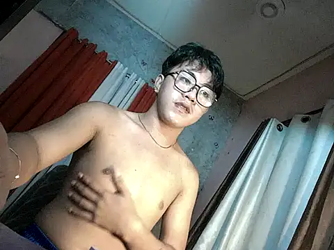 Snapshot of ur_fucking_rolly chatting on 6, 11, 2025 ur fucking rolly online show from 6, 11, 2025