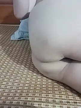 Snapshot of tulip-bae chatting on 18, 11, 2025 tulip-bae online show from 18, 11, 2025