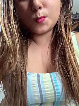 Snapshot of hottylover03 chatting on 19, 10, 2025 hottylover03 online show from 19, 10, 2025