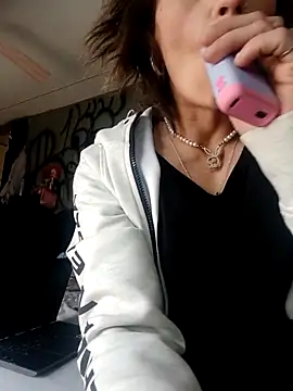 Snapshot of Rileyy7tk chatting on 3, 3, 2026 Rileyy7tk online show from 3, 3, 2026