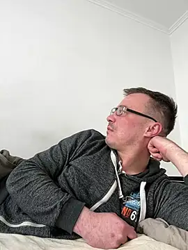 Snapshot of viktor1992-1-1 chatting on 7, 3, 2026 viktor1992-1-1 online show from 7, 3, 2026