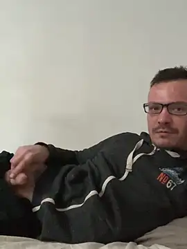 Snapshot of viktor1992-1-1 chatting on 11, 3, 2026 viktor1992-1-1 online show from 11, 3, 2026