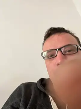 Snapshot of viktor1992-1-1 chatting on 30, 3, 2026 viktor1992-1-1 online show from 30, 3, 2026