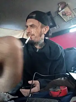 Snapshot of LetMeLiqU chatting on 1, 11, 2025 LetMeLiqU online show from 1, 11, 2025