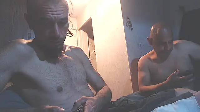 Snapshot of LetMeLiqU chatting on 26, 4, 2026 LetMeLiqU online show from 26, 4, 2026