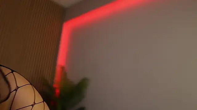 Snapshot of sisi_von_dee chatting on 6, 11, 2025 sisi von dee online show from 6, 11, 2025