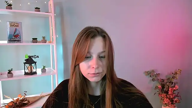 Snapshot of esme_moore_ chatting on 4, 10, 2025 esme moore  online show from 4, 10, 2025