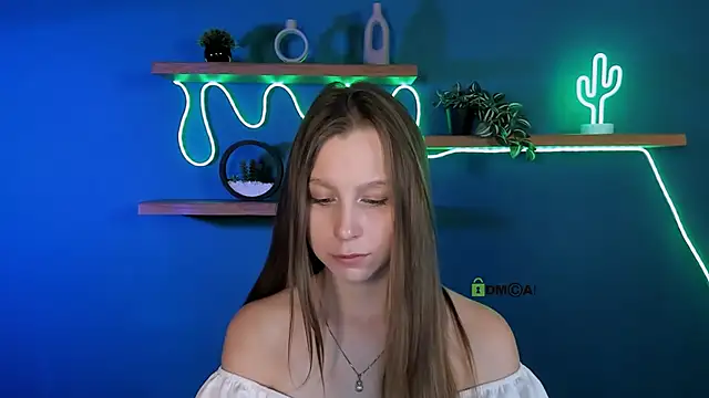 Snapshot of esme_moore_ chatting on 9, 10, 2025 esme moore  online show from 9, 10, 2025