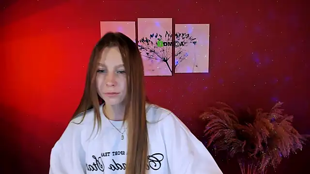 Snapshot of esme_moore_ chatting on 10, 10, 2025 esme moore  online show from 10, 10, 2025