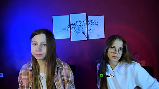 Snapshot of esme_moore_ chatting on 20, 10, 2025 esme moore  online show from 20, 10, 2025