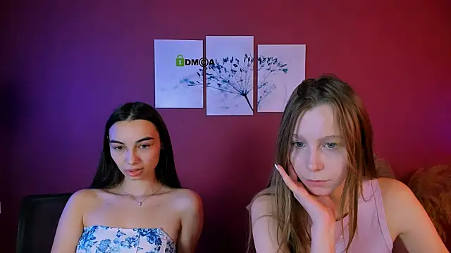 Snapshot of esme_moore_ chatting on 28, 10, 2025 esme moore  online show from 28, 10, 2025