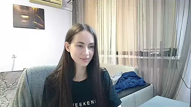 Chloe Skims online show from 12, 10, 2025