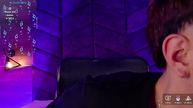 Snapshot of LiamThunder05_ chatting on 31, 10, 2025 LiamThunder05 online show from 31, 10, 2025