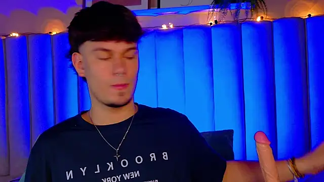 Snapshot of LiamThunder05_ chatting on 3, 11, 2025 LiamThunder05 online show from 3, 11, 2025