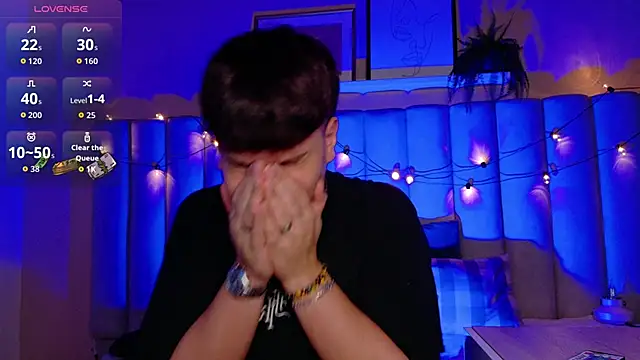 Snapshot of LiamThunder05_ chatting on 11, 11, 2025 LiamThunder05 online show from 11, 11, 2025