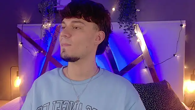 Snapshot of LiamThunder05_ chatting on 20, 11, 2025 LiamThunder05 online show from 20, 11, 2025