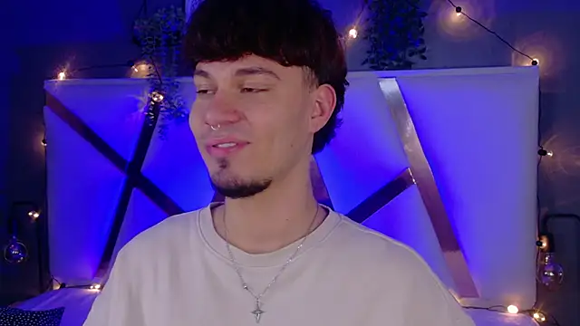 Snapshot of LiamThunder05_ chatting on 21, 11, 2025 LiamThunder05 online show from 21, 11, 2025