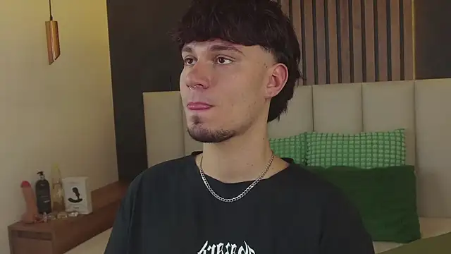 Snapshot of LiamThunder05_ chatting on 2, 12, 2025 LiamThunder05 online show from 2, 12, 2025