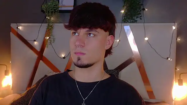 Snapshot of LiamThunder05_ chatting on 15, 12, 2025 LiamThunder05 online show from 15, 12, 2025