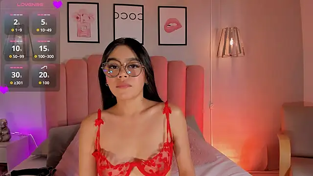 mara swan  online show from 16, 10, 2025