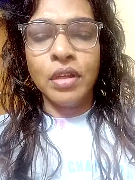 Snapshot of anjalibhovii chatting on 3, 10, 2025 anjalibhovii online show from 3, 10, 2025