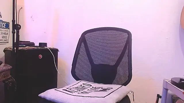 Tommy Love23 online show from 18, 11, 2025