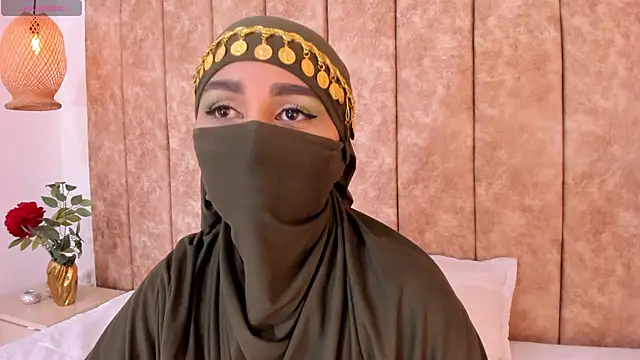 Snapshot of _alishaa_c chatting on 13, 11, 2025 alishaa c online show from 13, 11, 2025