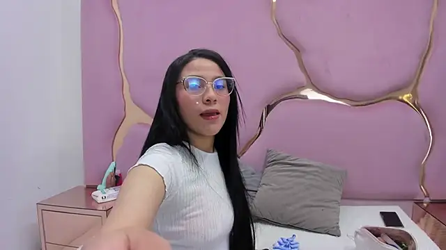 Snapshot of Violeta_Koch69 chatting on 4, 10, 2025 Violeta Koch69 online show from 4, 10, 2025
