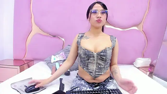 Snapshot of Violeta_Koch69 chatting on 11, 10, 2025 Violeta Koch69 online show from 11, 10, 2025