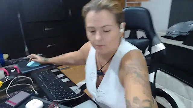 Snapshot of perlagoloza05 chatting on 21, 6, 2026 perlagoloza05 online show from 21, 6, 2026