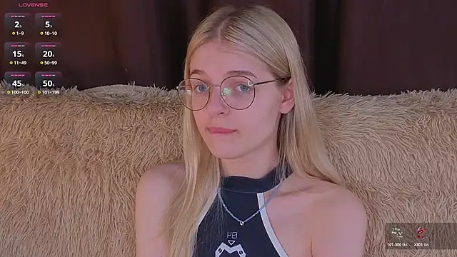 MonicaShiny online show from 23, 10, 2025