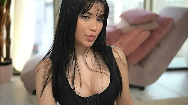 Snapshot of MysticLayla chatting on 6, 4, 2026 MysticLayla online show from 6, 4, 2026