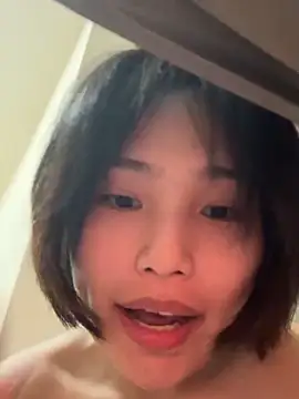 Snapshot of eee79bbb chatting on 7, 4, 2026 eee79bbb online show from 7, 4, 2026