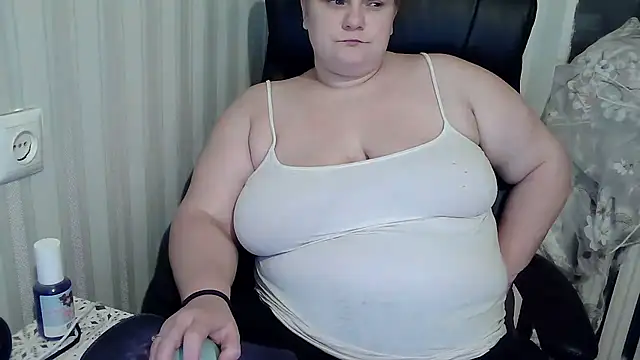Snapshot of HarmonyKarera chatting on 19, 10, 2025 HarmonyKarera online show from 19, 10, 2025