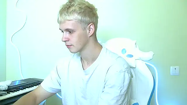 Snapshot of _Timmy_Boy_ chatting on 4, 10, 2025  Timmy Boy  online show from 4, 10, 2025