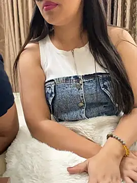 Snapshot of vickyandtania chatting on 20, 3, 2026 vickyandtania online show from 20, 3, 2026