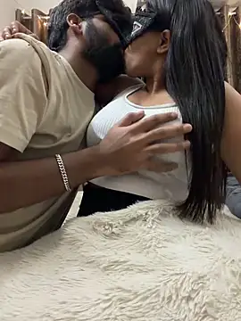 Snapshot of vickyandtania chatting on 2, 4, 2026 vickyandtania online show from 2, 4, 2026