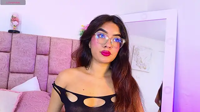 AmyVega  online show from 28, 10, 2025