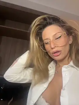 Snapshot of AvaMaddisson chatting on 16, 3, 2026 AvaMaddisson online show from 16, 3, 2026