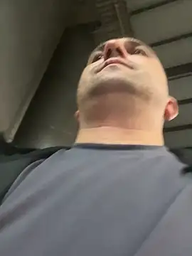 Snapshot of Mahrovmaxim chatting on 6, 10, 2025 Mahrovmaxim online show from 6, 10, 2025