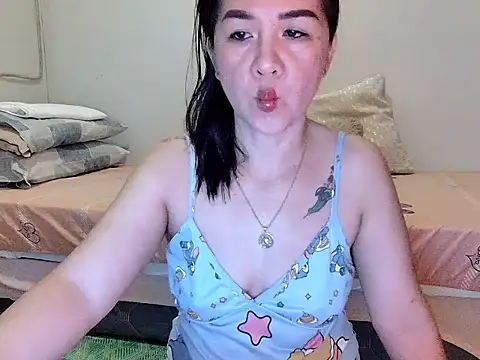 Snapshot of KissHott chatting on 6, 7, 2026 KissHott online show from 6, 7, 2026